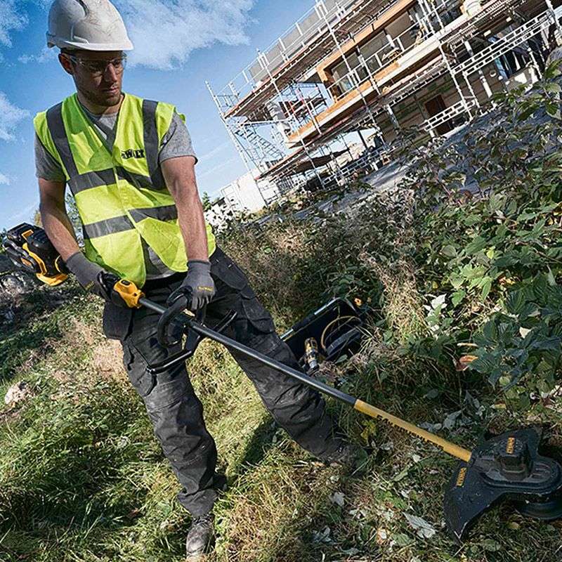 Débroussailleuse 38cm 54V DEWALT DCM571N-XJ FLEXVOLT Brushless (vendu sans batterie)