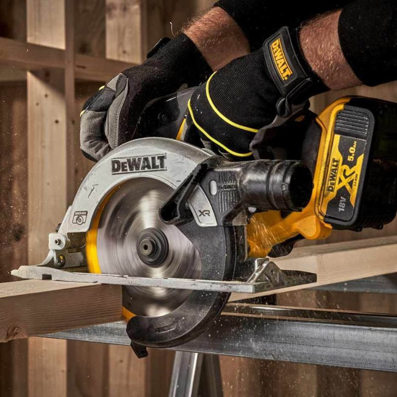 Scie circulaire Ø165mm 18V DEWALT DCS565N-XJ Brushless