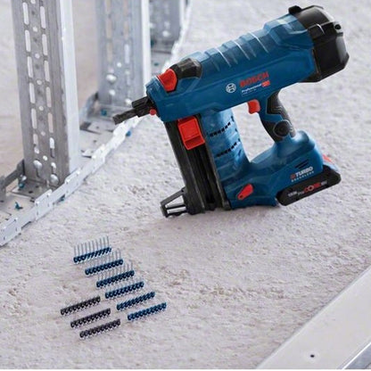 Cloueur à béton sans-fil BOSCH GNB 18V-38 - 0 601 9L7 001 Professional (vendu sans batterie) en L-BOXX