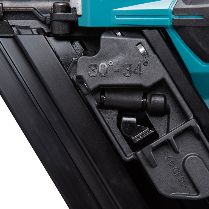 Cloueur de charpente 90mm pointes en D 34 º LXT MAKITA DBN900RTE BL1850B X 2 + chargeur DC18RC