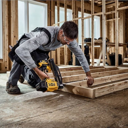 Cloueur de charpente DEWALT DCN930N-XJ XR 18V Brushless
