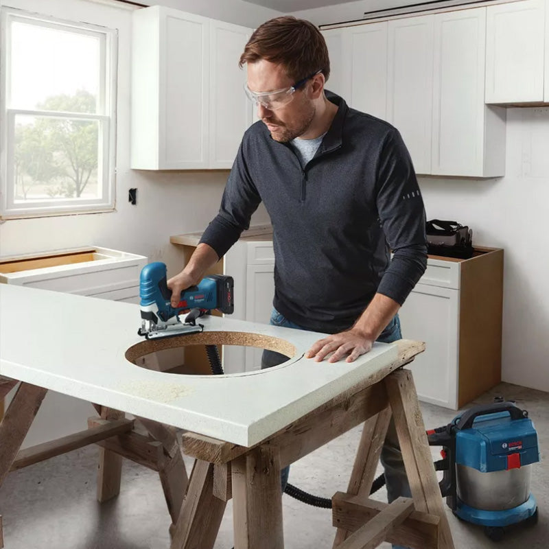 Scie sauteuse sans-fil BOSCH GST 18V-125 S - 0 601 5B2 001 Professional (vendu sans batterie) en carton avec accessoires