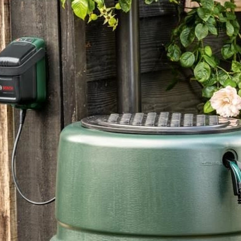 Pompe à eau de pluie sans-fil BOSCH GardenPump 18V-2000 avec 1 batterie 2,5Ah