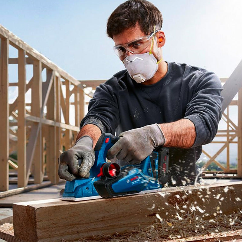 Rabot 82mm 18V BOSCH GHO 18V-26 solo L-Boxx, butée et sac à poussière