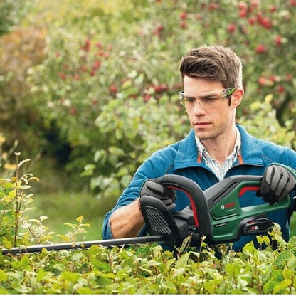 Taille-haies sans fil 18V BOSCH UniversalHedgeCut 18V-50 avec 1 batterie 2,5Ah