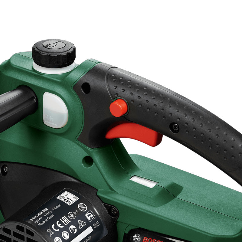 Tronçonneuse sans fil BOSCH UniversalChain 18V outil (vendu sans batterie)