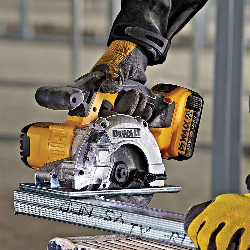 Scie circulaire Métaux Ø140mm 18V DEWALT DCS373N-XJ